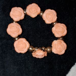 NWOT Rose Beaded Stretchy Bracelet